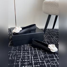 Chanel 24ss Новые туфли Mary Jane с квадратным носком и камелией