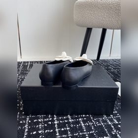 Chanel 24ss Новые туфли Mary Jane с квадратным носком и камелией 