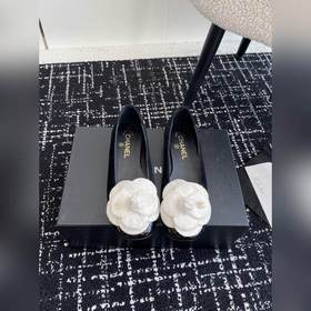Chanel 24ss Новые туфли Mary Jane с квадратным носком и камелией
