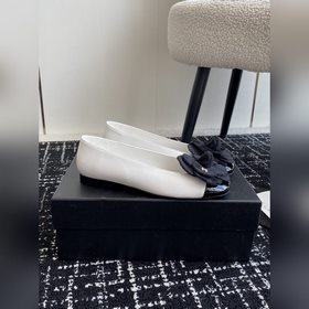 Chanel 24ss Новые туфли Mary Jane с квадратным носком и камелией