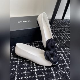 Chanel 24ss Новые туфли Mary Jane с квадратным носком и камелией