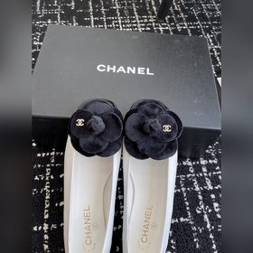 Chanel 24ss Новые туфли Mary Jane с квадратным носком и камелией 