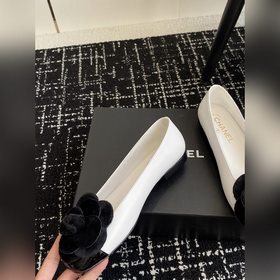 Chanel 24ss Новые туфли Mary Jane с квадратным носком и камелией 