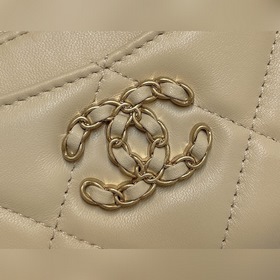 Обновленная версия Chanel в новых цветах. Новейшая модель с 7 кар