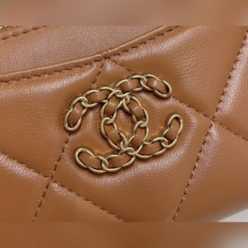 Обновленная версия Chanel в новых цветах. Новейшая модель с 7 кар