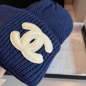 Chanel вязаная шапка