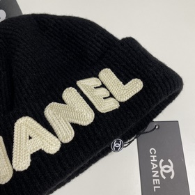 【CHANEL】 Новая модель шерстяной вязаной шапки, представленная в п