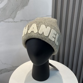 【CHANEL】 Новая модель шерстяной вязаной шапки, представлена в при