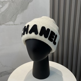 【CHANEL】 Новая модель шерстяной вязаной шапки, представленная в п