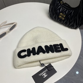 【CHANEL】 Новая модель шерстяной вязаной шапки, представленная в п