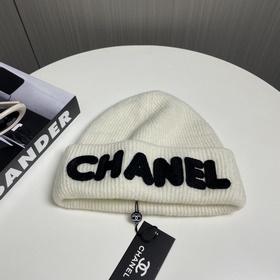 【CHANEL】 Новая модель шерстяной вязаной шапки, представленная в п