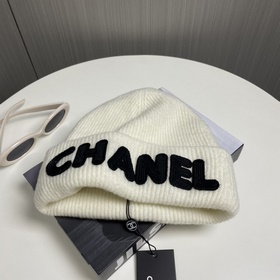 【CHANEL】 Новая модель шерстяной вязаной шапки, представленная в п