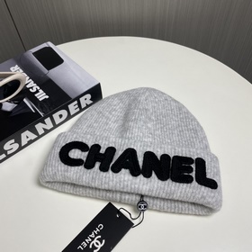 【CHANEL】 Новая модель шерстяной вязаной шапки, представленная в п
