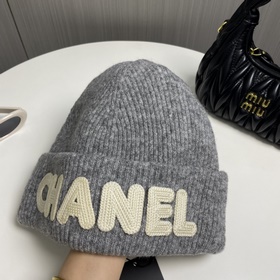 【CHANEL】 Новая модель шерстяной вязаной шапки, представленная в п