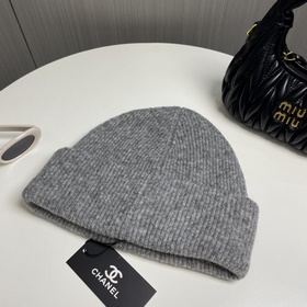 【CHANEL】 Новая модель шерстяной вязаной шапки, представленная в п