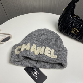 【CHANEL】 Новая модель шерстяной вязаной шапки, представленная в п