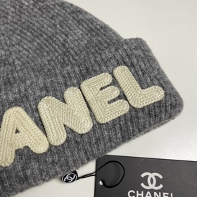 【CHANEL】 Новая модель шерстяной вязаной шапки, представленная в п