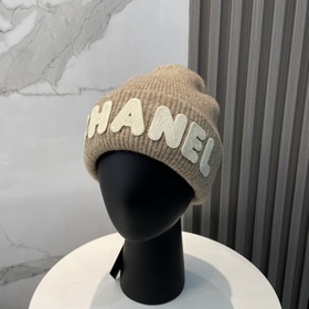 【CHANEL】 Новая модель шерстяной вязаной шапки, представленная в п