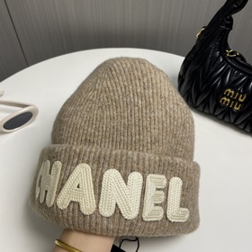 【CHANEL】 Новая модель шерстяной вязаной шапки, представленная в п
