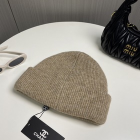 【CHANEL】 Новая модель шерстяной вязаной шапки, представленная в п