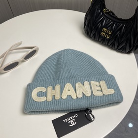 【CHANEL】 Новая модель шерстяной вязаной шапки, представленная в п