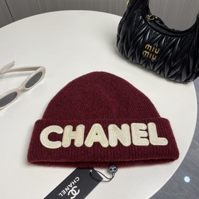 【CHANEL】 Новая модель шерстяной вязаной шапки, представленная в п