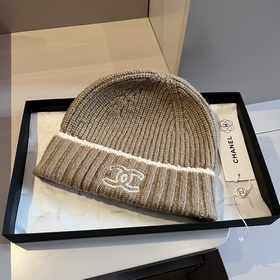 Chanel вязаная шапка, новая модель из бутика
