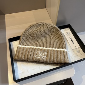 Chanel вязаная шапка, новая модель из бутика