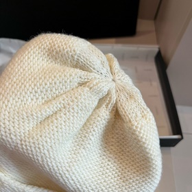Chanel вязаная шапка