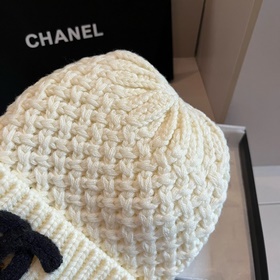 Chanel вязаная шапка