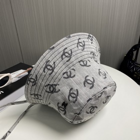 CHANEL] Новая модель рыбацкой кепки с лаконичным вышитым логотипо