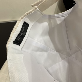 Новая бейсболка CHANEL с классическим лаконичным логотипом, модны