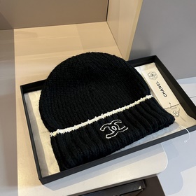 Chanel вязаная шапка, новая модель из бутика