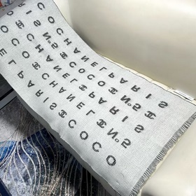 Новая модель от Chanel на 24-й год, серия 24cocoChanel, шарф, ана