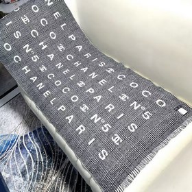 Новая модель от Chanel на 24-й год, серия 24cocoChanel, шарф, ана