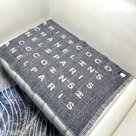 Новая модель от Chanel на 24-й год, серия 24cocoChanel, шарф, ана