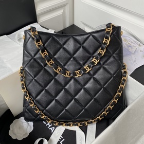 chanel 24 сумка-хобо, модель AS4754. Эта сумка, как и предыдущая 