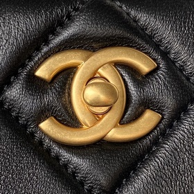 chanel 24 сумка-хобо, модель AS4754. Эта сумка, как и предыдущая 