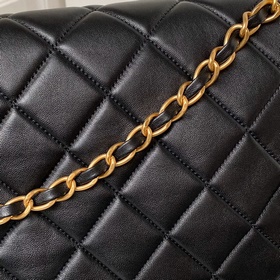 chanel 24  сумка-хобо модель AS4777 Эта сумка, как и предыдуща