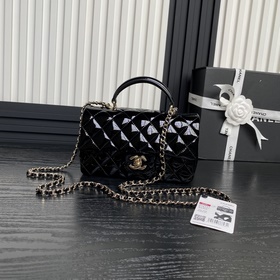 chanel 24K CF mini handle AS2431. Этот дизайн выглядит очень элег