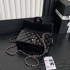 chanel 24K CF mini handle AS2431. Этот дизайн выглядит очень элег