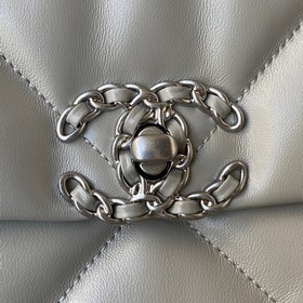 1161 средний серебряный цепочка Chanel осень-зима 19Bag сочетает 