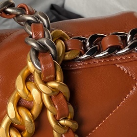 1160 Маленькая сумка Chanel осень-зима 2019. Сочетание всех класс