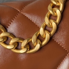 1160 Маленькая сумка Chanel осень-зима 2019. Сочетание всех класс