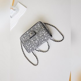 chanel 24s Большой бриллиант с инкрустацией cf Каждый бриллиант 