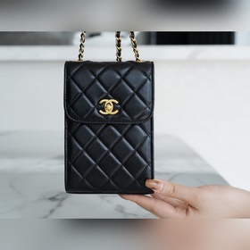 Серия «Мобильный телефон» от Chanel с металлическими шариками. Мя