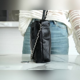 Chanel 23S 22Mini сумка черно-серебристая Долгожданная мини-сумка