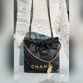 Chanel 23S 22Mini сумка черно-золотая Долгожданная мини-сумка 22b