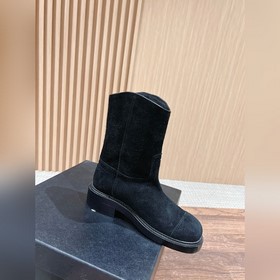 #Короткие сапоги    # Новая модель короткие сапоги Chanel на о