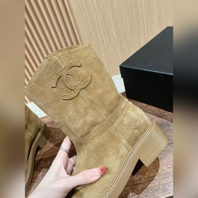 #Короткие сапоги    # Новая коллекция Chanel на осень-зиму： ко